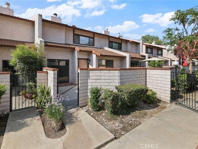 Townhouse for sale in Upland, California