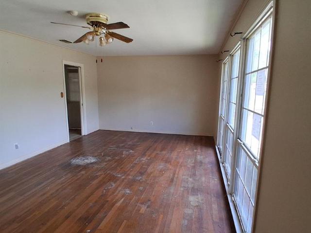 House for sale in Gilchrist, Texas