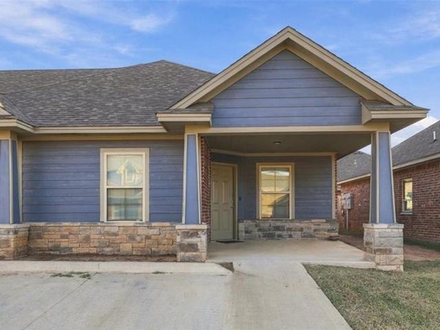 Townhouse for sale in Oklahoma City, Oklahoma County