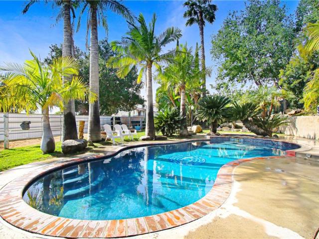 House for sale in Alta Loma, Alta