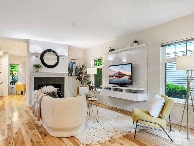 Condo for sale in Redmond