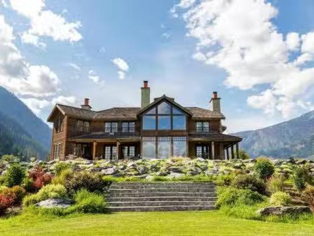 House for sale in Mount Currie, British Columbia
