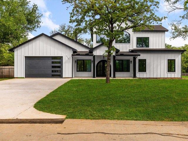 House for sale in Roanoke Hills, Flower Mound
