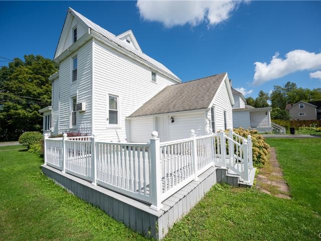 House for sale in Oneida, New York