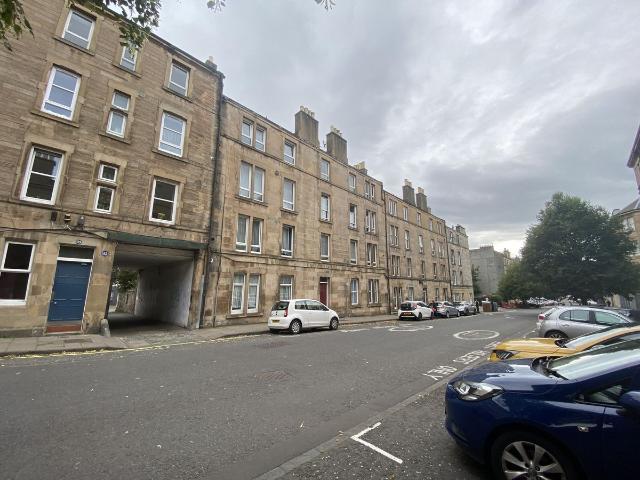 Apartment for rent in Hillside, Leith
