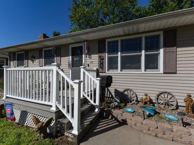 House for sale in Camanche, Iowa
