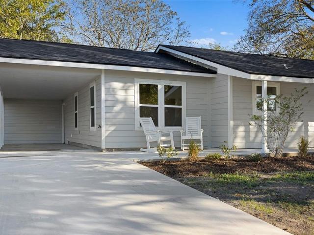 House for sale in Schulenburg, Texas