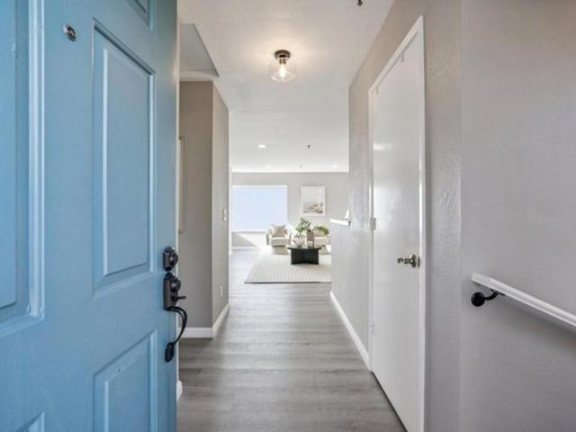 Townhouse for sale in Pacifica, San Mateo County
