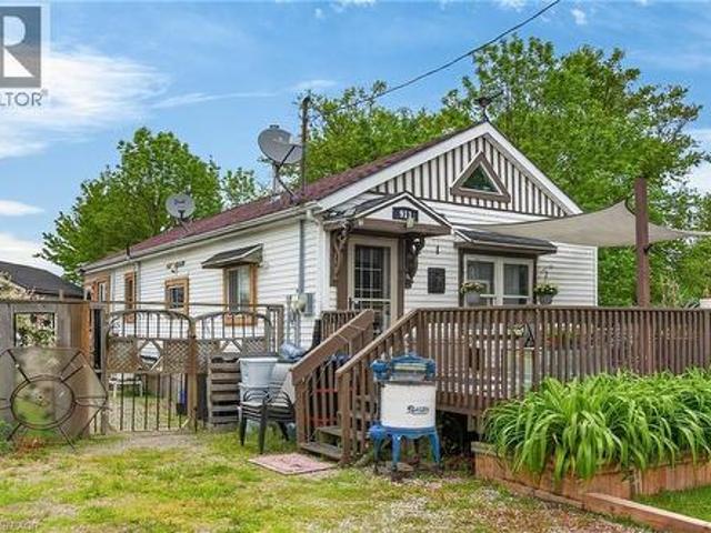 House for sale in Ontario
