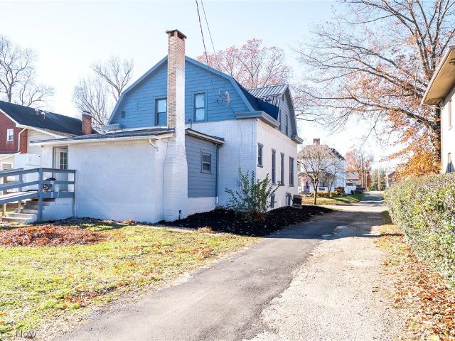 House for sale in Uhrichsville, Ohio
