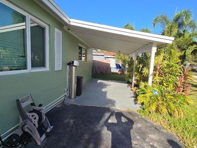 House for sale in Oakland Park, Florida
