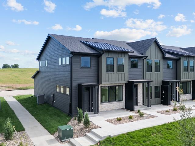Condo for sale in Norwalk, Iowa