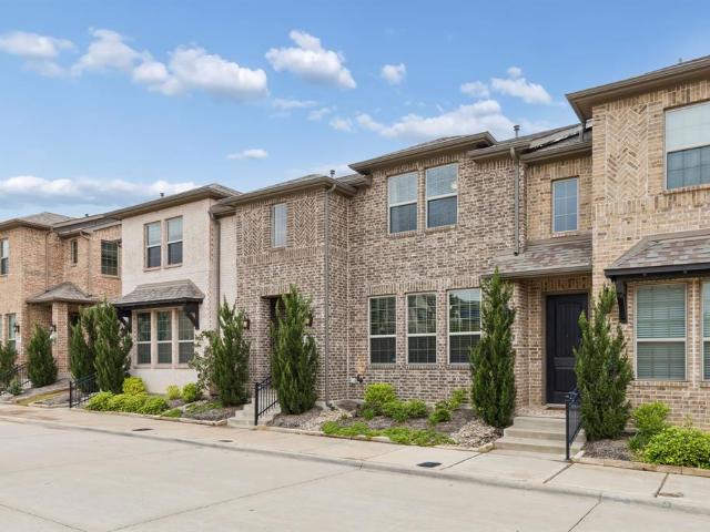 Townhouse for sale in Euless, Texas
