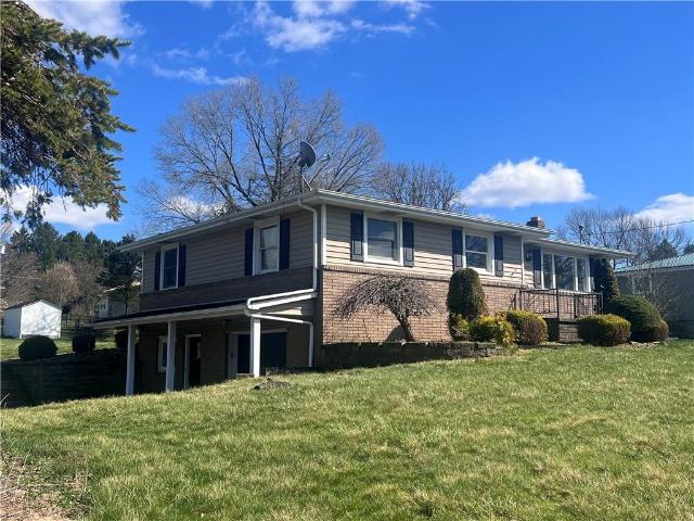 House for sale in Edinburg, Pennsylvania