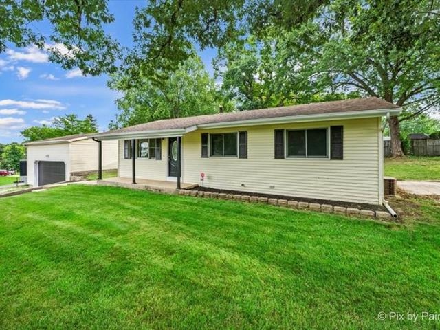 House for sale in Mchenry, Illinois