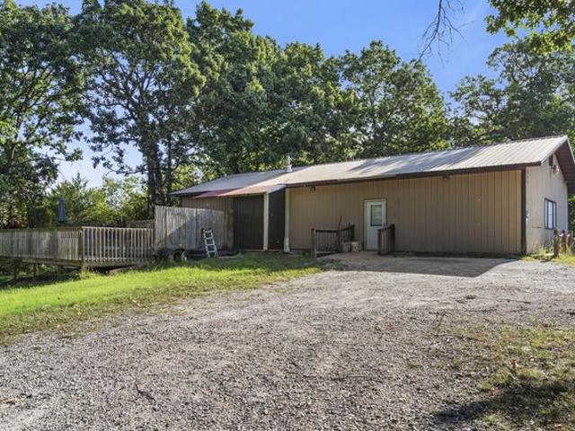House for sale in Stone, Missouri
