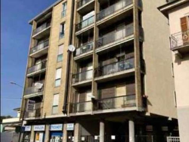 Appartamento in vendita a Tradate, Lombardia
