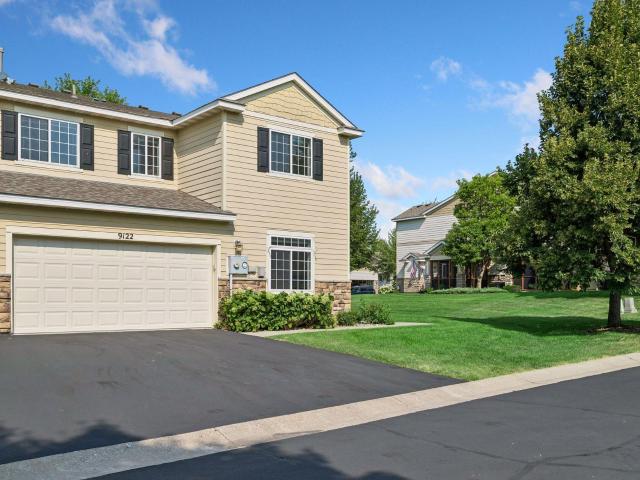 Townhouse for sale in Victoria, Minnesota