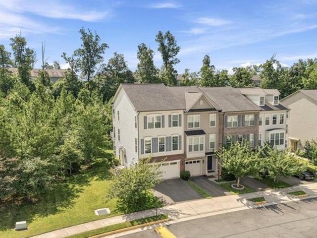 Townhouse for sale in Virginia