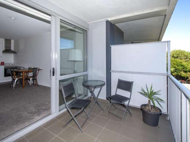 Apartment for sale in Chaslands, Canterbury
