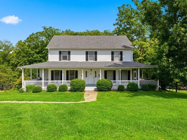 Farm for sale in Woodford Village, Versailles