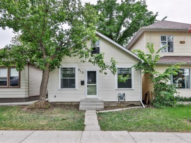 House for sale in Fleetwood, Lethbridge