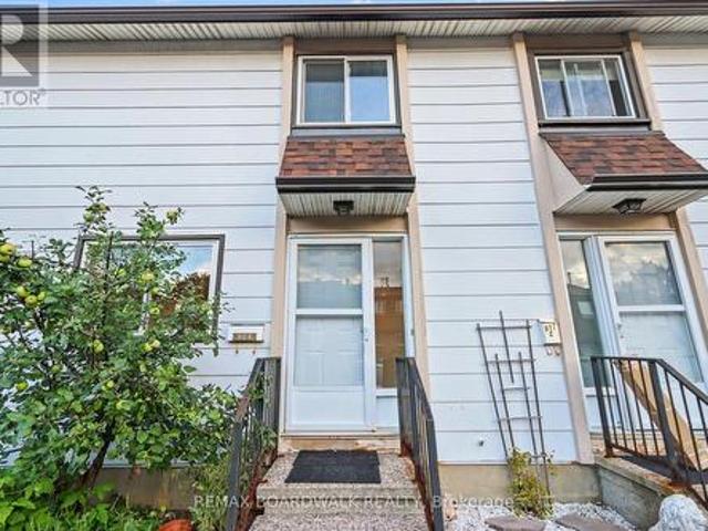 Townhouse for rent in Beacon Hill South, Ottawa