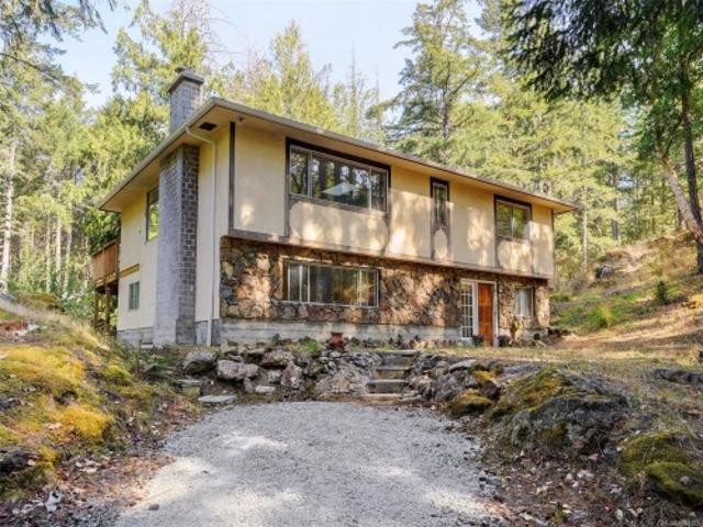 House for sale in Highlands, British Columbia