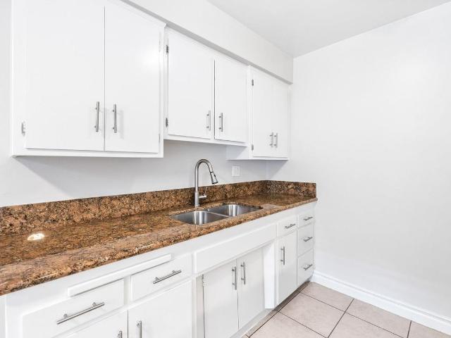 Apartment for rent in Long Beach, California