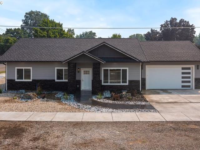House for sale in La Grande, Union County