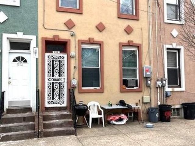 Townhouse for sale in Camden, New Jersey
