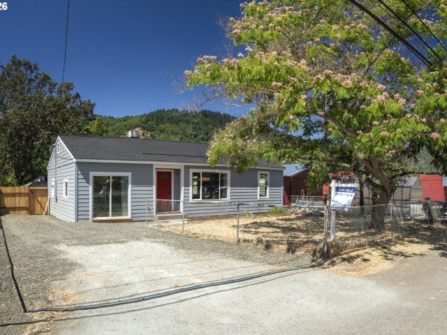House for sale in Oregonia