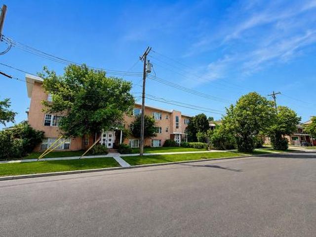 Property for sale in Wedgewood, Alberta
