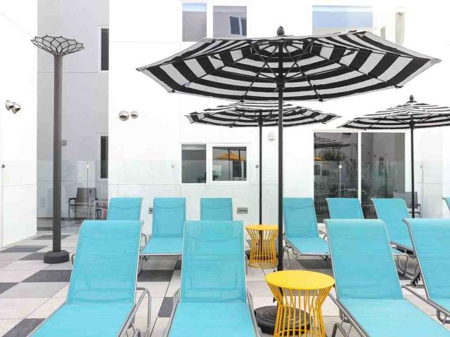 Apartment for rent in Canoga Park, California