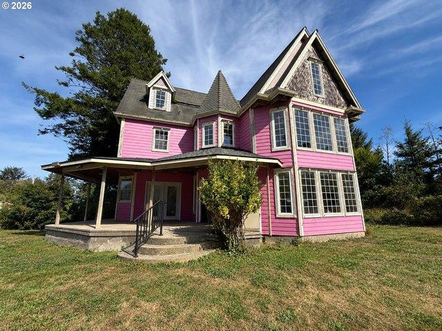 Townhouse for sale in Coos Bay, Coos County