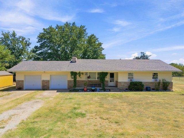 House for sale in Big Cabin, Oklahoma