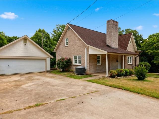 House for sale in Millers Creek, North Carolina