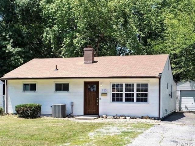 House for sale in Belleville, Illinois