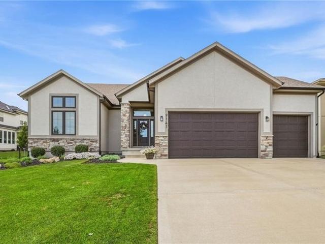 House for sale in Patrician Village, Lenexa