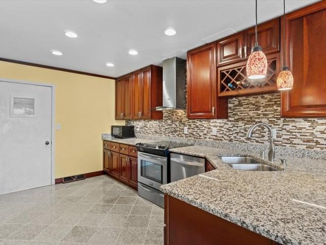 Condo for sale in Northridge Lakes, Milwaukee