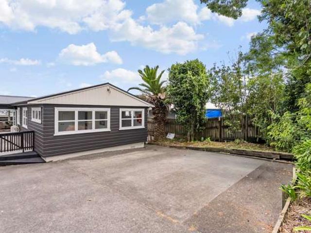 House for sale in Wairau Valley