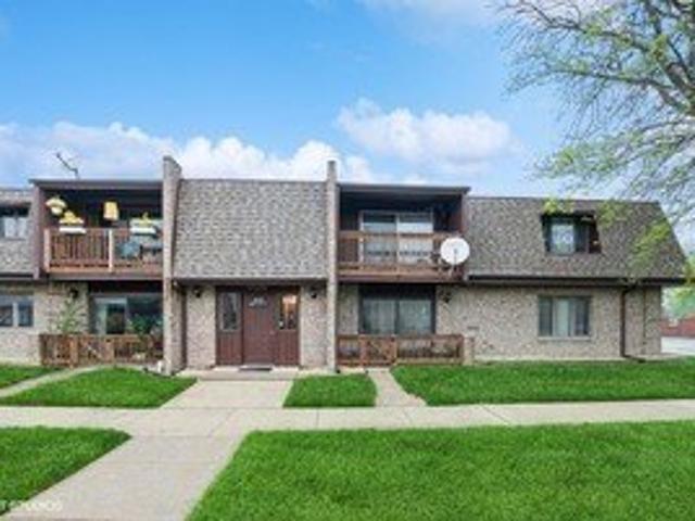 Condo for sale in Hickory Hills, Illinois