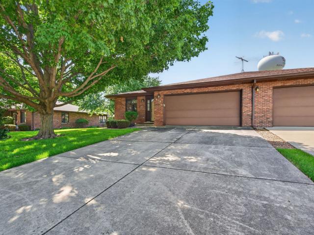 Condo for sale in New Lenox, Illinois