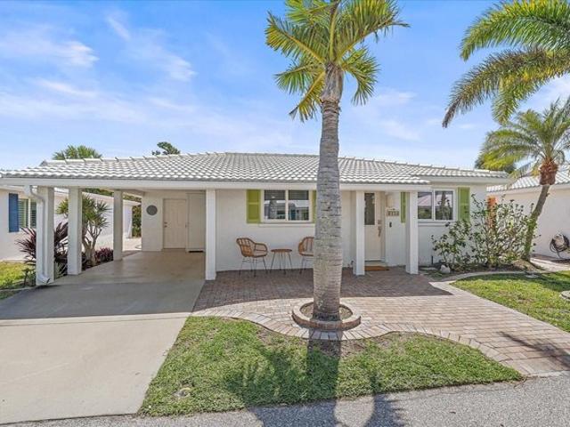 Condo for sale in Longboat Key, Florida