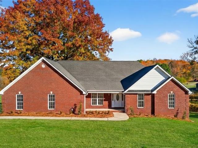 House for sale in Clanton, Alabama