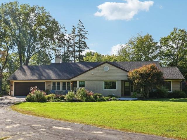House for sale in Highway 100 Corridor, Hales Corners