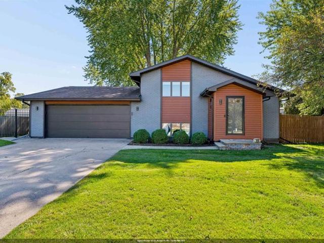 House for sale in Oshkosh, Winnebago County