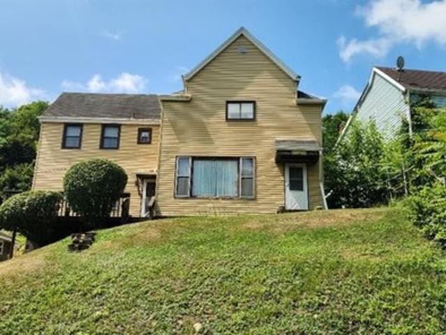 House for sale in Ellwood City, Pennsylvania