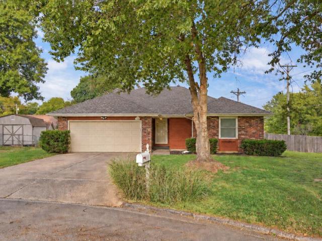 House for sale in Raintree Estates, Nixa