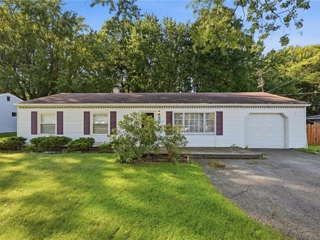 House for sale in Lamonts Corners, Hermitage